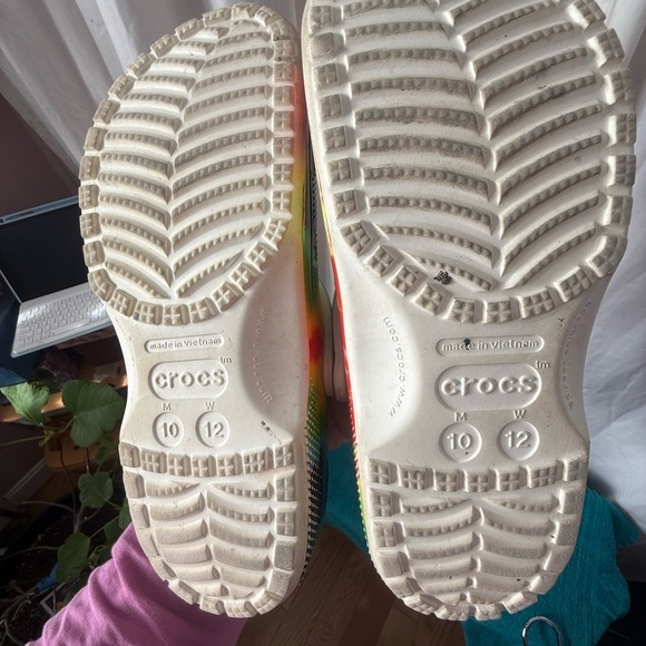 Crocs Classic Clog Tie Dye Rainbow Men's Sz 10 Womens Sz 12 - Picture 8 of 8